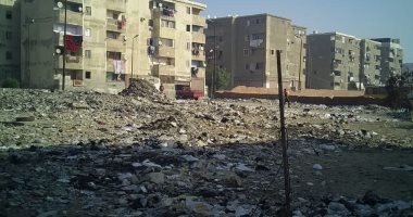 قارئ يشكو من تراكم القمامة بمنطقه النهضة بحى السلام ثان