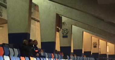 صور .. إبراهيم حسن يتابع مباراة سموحة و الزمالك من مدرجات ستاد القاهرة 
