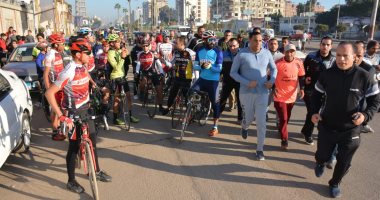 صور.. محافظ الدقهلية يقود ماراثون جرى تحت شعار "معا لبناء الإنسان