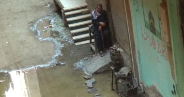 شكوى من انتشار مياه الصرف الصحى بمنطقة جزيرة محمد الوراق بالجيزة