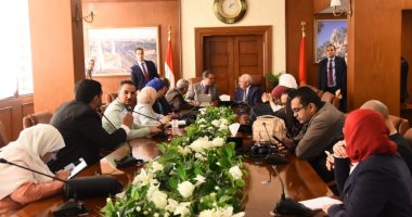 وزير القوى العاملة: العامل المصرى أثبت قدراته فى مختلف المشروعات القومية 