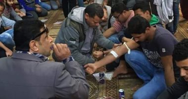 أهالى سنباط بالغربية يتجمعون داخل المساجد للتبرع بالدم لأحد رجال القرية