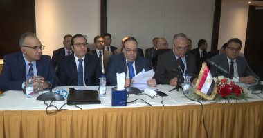 وزراء الرى بمصر والسودان وإثيوبيا يستكملون مفاوضات سد النهضة.. اجتماع وزارى يستهدف التوصل لاتفاق حول الملء والتشغيل والتعامل مع الجفاف.. وزير الرى: نسعى لاتفاق يمكّن سد النهضة من تحقيق هدفه ويحمى السد العالى