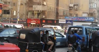 شكوى من فوضى انتشار التكاتك والمكروباصات بشارع العشرين فيصل
