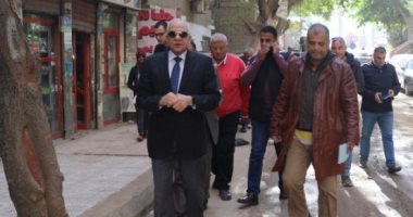 صور.. محافظ الجيزة يجرى جولة مفاجئة بسوق البطران ويوجه بإزالة الإشغالات