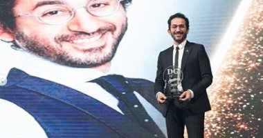 تعرف على رسالة أحمد حلمى بعد فوزه بجائزة أفضل ممثل كوميدى فى الدير جيست