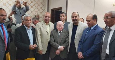 صور.. رئيس مدينة بلبيس يفتتح مكتب شهر عقارى نموذجى فى إنشاص