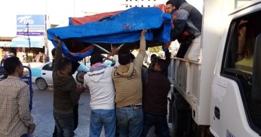 صور.. حملة مكبرة لإزالة إشغالات الطريق والأسواق العشوائية بمطروح