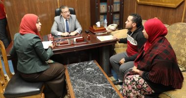 صور.. محافظ المنوفية يفحص طلبات المواطنين.. تعرف عليهم