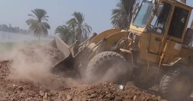 الرى تزيل ردم 620 متر مكعب بنهر النيل فى أسيوط 