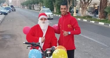 بابا نويل "دليفرى" فى الأقصر لتوصيل الطلبات إلى المنازل.. صور