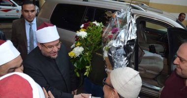 صور.. استقبال العاملين لوزير الأوقاف بديوان عام الوزارة