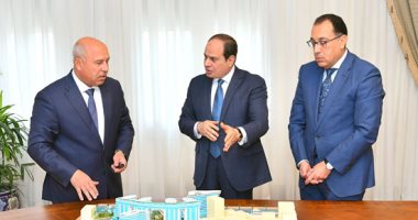 السيسى يوجه بالاستمرار فى تنفيذ استراتيجية تحديث منظومة النقل بشكل شامل.. والانتهاء من التعاقدات مع الشركات العالمية الموردة للقطارات.. وإنشاء محطة سكة حديد مركزية متكاملة الخدمات للوجه القبلى
