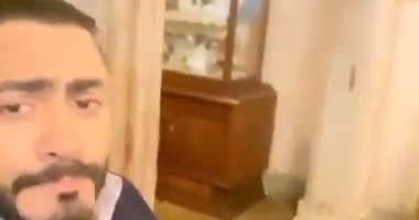 مخرجة فيلم "مش أنا" تتحول لمغنية وتامر حسني ينتظرها لاستكمال تصوير فيلمه