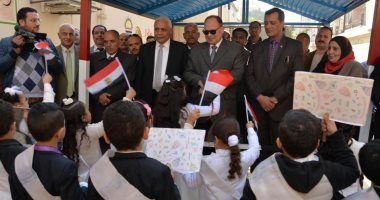 صور.. محافظ أسيوط يعقد اجتماعا لمناقشة أهم مشكلات ومتطلبات قطاع التعليم