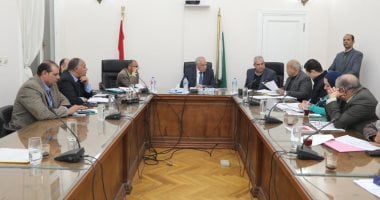 محافظ الجيزة يلتقى مواطنين بالعمرانية والطالبية لحل مشاكلهم