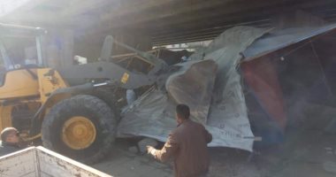 صور .. حملات مكبرة لإزالة المخالفات واشغالات الطريق بأحياء الإسكندرية
