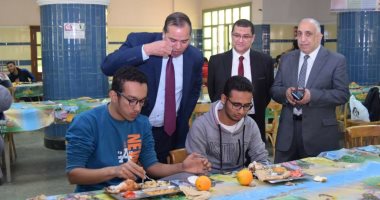 جولة لرئيس جامعة سوهاج بالمطعم المركزى لمتابعة تطبيق معايير الجودة.. صور