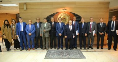  وزير الاتصالات يجتمع بأعضاء لجنة حماية حقوق المستخدمين 