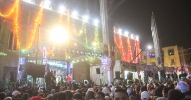 سيدنا الحسين حلو البسمة والعيون.. آه لو شفتوا جده.. من احتفال المولد "فيديو"