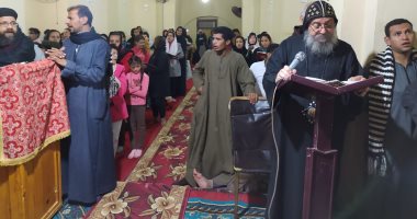 صور.. أسقفا إسنا وأرمنت يقودان احتفالات الأقباط بعيد استشهاد الأنبا أمونيوس بالأقصر