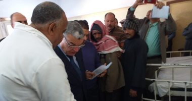 صور.. مصرع 6 أشخاص وإصابة 16 فى انقلاب سيارة بالصحراوى الغربى بديرمواس