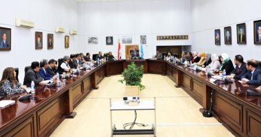 وزير السياحة والآثار يجتمع بقيادات المجلس الأعلى للآثار لمتابعة المشروعات الأثرية