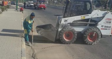 مجلس مدينة الغردقة يشن حملات نظافة مكبرة بشوارع المدينة.. صور