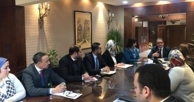 وزير السياحة والآثار يجتمع مع المعاونين والمستشارين والقيادات الشابة بالوزارة
