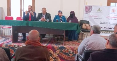 صور.. ندوات توعوية لـ 4 كليات بقافلة جامعة المنيا لـ"بنى حرام" بديرمواس