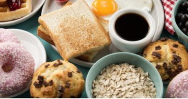  5 نصائح للاستمتاع بأعياد الكريسماس بدون مشاكل صحية.. متنساش وجبة الفطار  