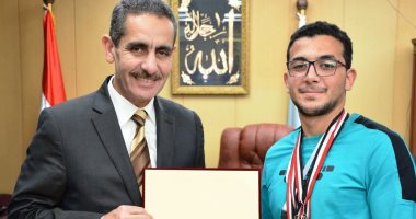 قصة طالب بمدرسة المكفوفين بطنطا يحصد ميداليتين ببطولة العالم لرفع الأثقال