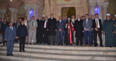 صور.. محافظ الإسماعيلية يقدم التهنئة لرعايا الكنيسة الكاثوليكية