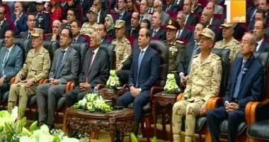 السيسى يشاهد فيلما تسجيليا "خطوة على الطريق" خلال افتتاح مشروعات بالفيوم