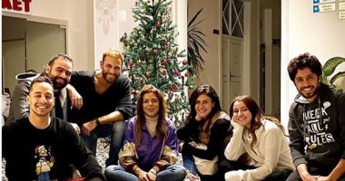 صور.. نجوم فيلم "ماكو" يحتفلون بالكريسماس فى كواليس التصوير