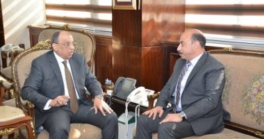 وزير التنمية المحلية: ندرس إقامة جراجات متعددة الطوابق فى أسوان