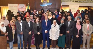 محافظ الفيوم يسلم 50 سيدة معيلة شيكات تمويل ضمن مبادرة تعزيز القدرات الاقتصادية للمرأة