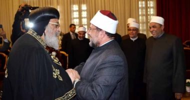 وزير الأوقاف يهنئ البابا تواضروس بعيد الميلاد المجيد.. صور