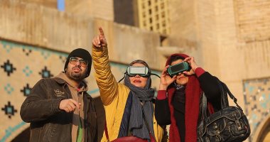صور.. إيرانيون من مشهد وأصفهان يتابعون كسوف السمش الحلقى
