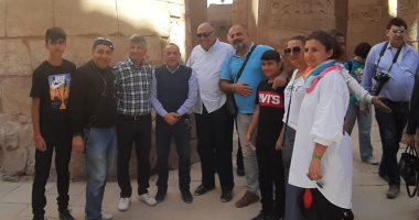 وزير الخارجية فى زيارة خاصة لمعابد الكرنك ويلتقى السائحين