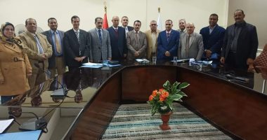 رئيس جامعة الوادى الجديد يترأس اجتماع مجلس شئون خدمة المجتمع