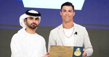 تكريم رونالدو ولوكاكو وبيانيتش وفيليكس فى مؤتمر دبي.. فيديو وصور