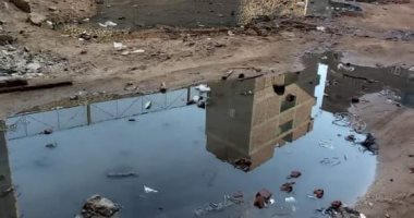 قارئ يشكو من استمرار تدفق المياه الجوفية بقرية الشرفا بمركز الصف
