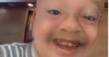 "يا عوكل".. صلاح عبد الله يهنئ "أوس أوس" فى عيد ميلاده بفيديو كوميدى