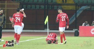 15 دقيقة.. الأهلي يتقدم على بلاتينيوم بهدف وليد سليمان 