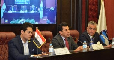 وزير الشباب والرياضة فى ضيافة "مستقبل وطن"