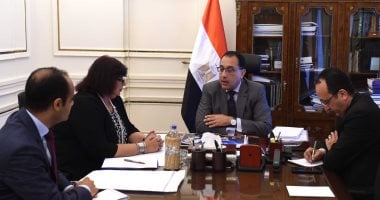 رئيس الوزراء يتابع خطة عمل وزارة الثقافة.. افتتاح 18 مشروعاً نهاية 2020 بتكلفة 756 مليون جنيه.. وإعداد 5 آلاف كتاب باللغة العربية ومترجمات لعدة لغات و100 مخطوطة تاريخية وأفلام تسجيلية وسينمائية ومسرحيات