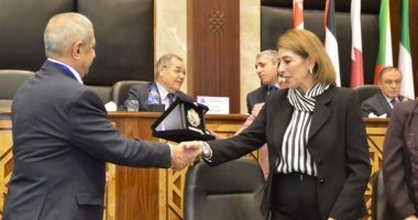 "مصر للطيران" توقع برتوكول تعاون مع الأكاديمية العربية للعلوم والتكنولوجيا  