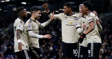 مانشستر يونايتد يحقق 5 مكاسب من الفوز على بيرنلى في الدوري الإنجليزي