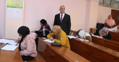 رئيس جامعة المنوفية ونائب التعليم والطلاب يتابعان امتحانات الفصل الدراسى الأول